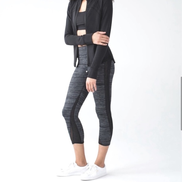 Lululemon Wunder Under Legging Size 6 - Picture 3 of 9